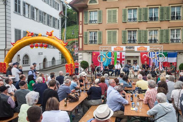Gasthausbetrieb und Podiumsdiskussion - Rallye Peking Paris 2024