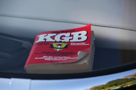 Gaz 13 Tschaika (1969) - das richtige Buch liegt auch bereit - Classic-Gala Schwetzingen 2018