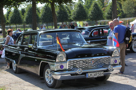 Gaz 13 Tschaika (1979) - Staatslimousine aus dem Ostblock - Classic-Gala Schwetzingen 2018
