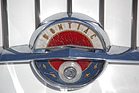 Gealtertes Pontiac-Markenzeichen - Eindrücke DolderClassics vom 7. September 2014