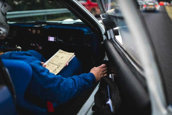 Gebetbuch bereit, startklar - ADAC Eifel Rallye Festival 2018