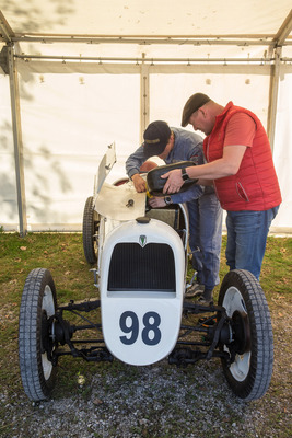 Gefahren wurde, bis der Tank …