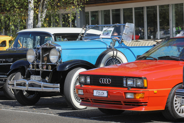 Bild: Gegensätze - Audi Quattro und Hupmobile - 49. FNA-Jahrestreffen 2023