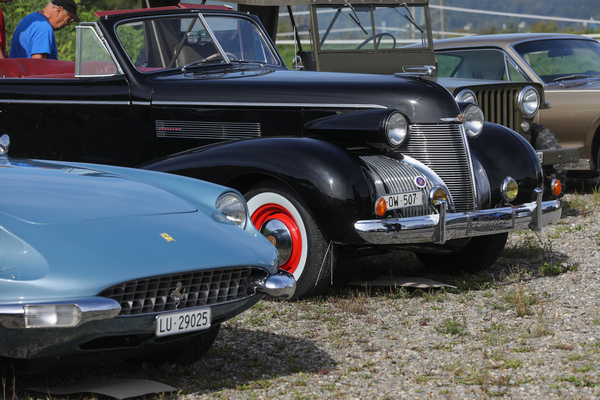 Gegensätze - Ferrari 365 GT 2+2 und Cadillac der Vierzigerjahre - 8. Lägern Classic 2025