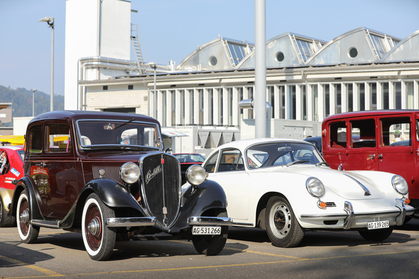 Bild: Gegensätze - Fiat Balilla aus der Vorkriegszeit und Porsche 356 C aus den Sechzigerjahren - Lägern Classic 2024