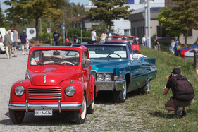 Gegensätze - Fiat Topolino und Cadillac - Albisgütli Classic Cars & Bikes August 2022