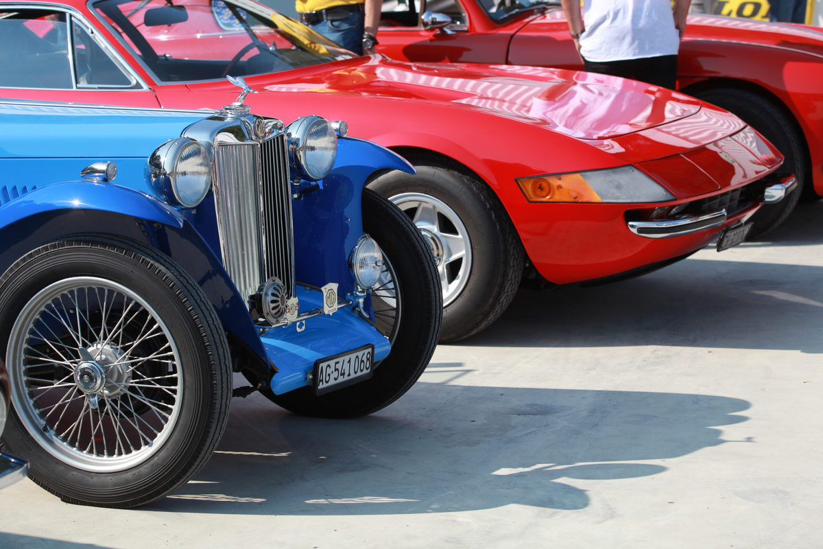 Opposites - MG TC of the forties and Ferrari Daytona of the late sixties - Dolder Classics September 2020