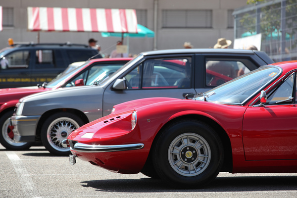 Gegensätze - Superklassiker Dino 246 GT und Opel Corsa - 3. Youngtimer- und Classictreffen Pratteln am 15. Juli 2018