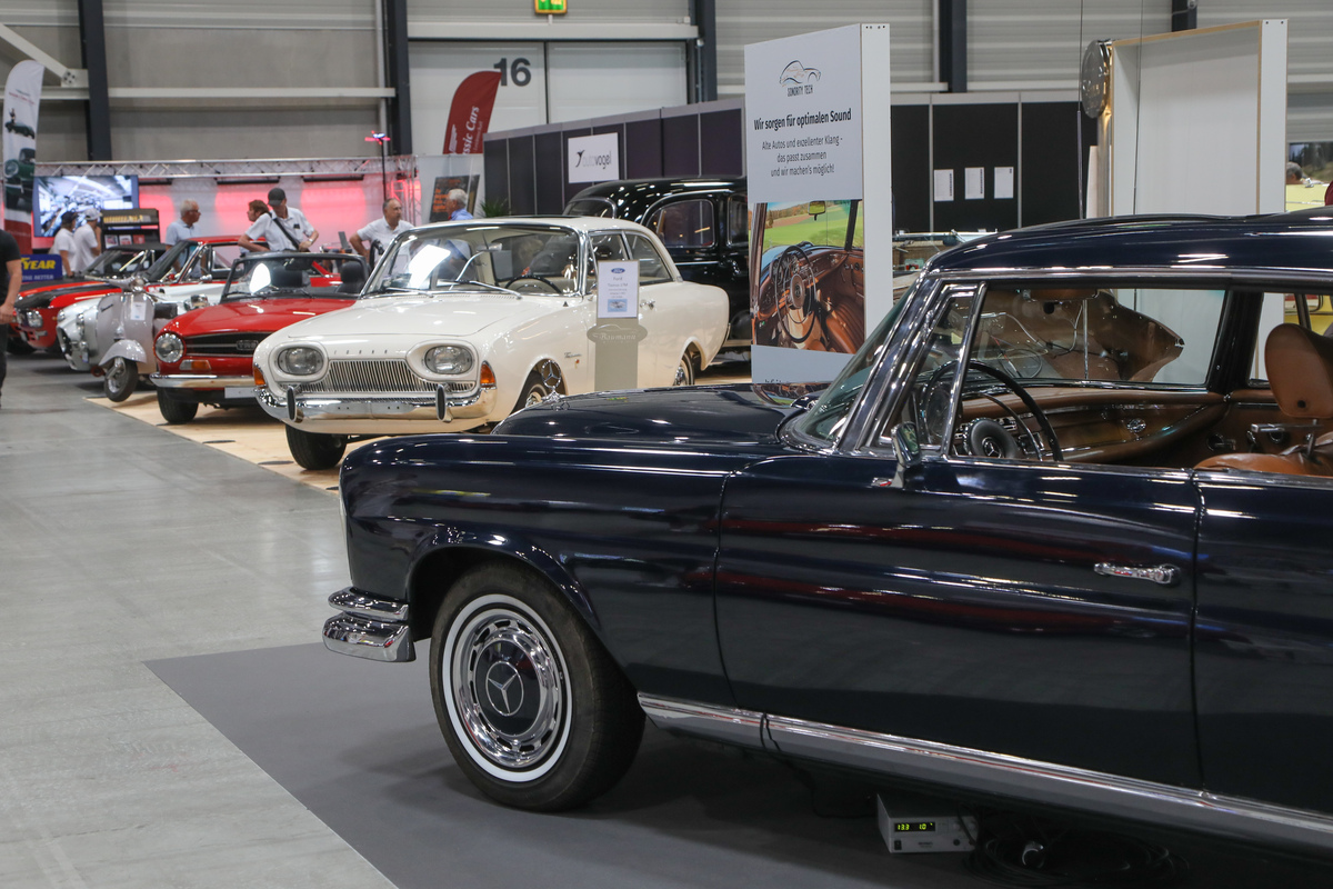 Opposites - luxurious coupé from Mercedes-Benz and Ford Taunus - Swiss Classic World Lucerne 2023