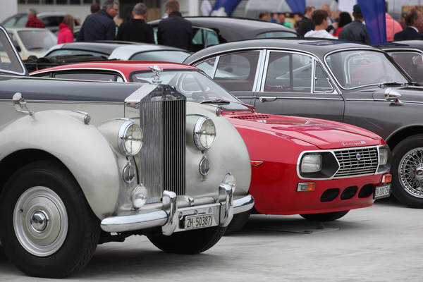 Gegensätze - schwerer Rolls-Royce und leichter Lancia Fulvia Zagato - Dolder Classics Mai 2018