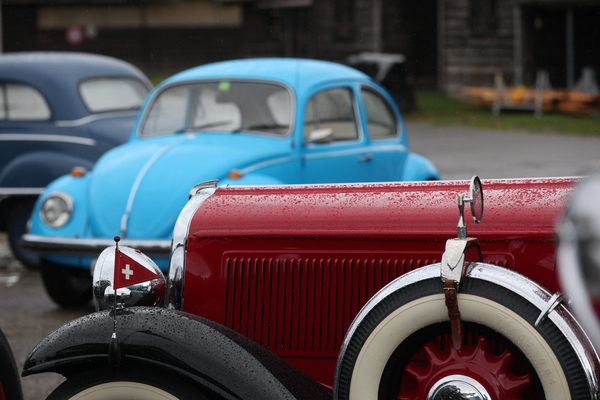 Gegensätze, sowohl formlich wie farblich - OSMT Zug im September 2017