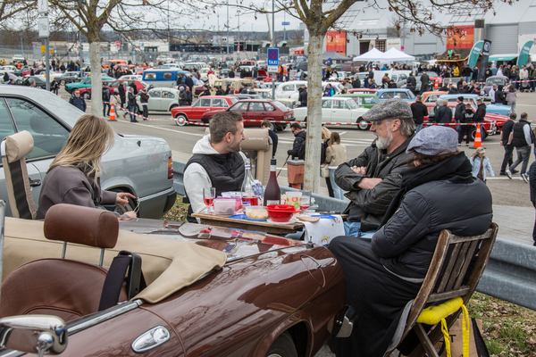 Gemütliches Stelldichein – Retro Saisonauftakt 2025