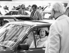 Genfer Autosalon 1982 - Impressionen - auch die werte Ehefrau darf hier einmal ans Steuer