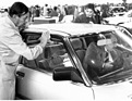 Genfer Autosalon 1982 - Impressionen - die Fahrzeuge wollen fortwährend geputzt werden