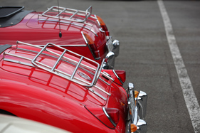 Gepäckträger waren früher beliebte Zubehörteile - 35. British Car Meeting auf dem Flugplatz Mollis