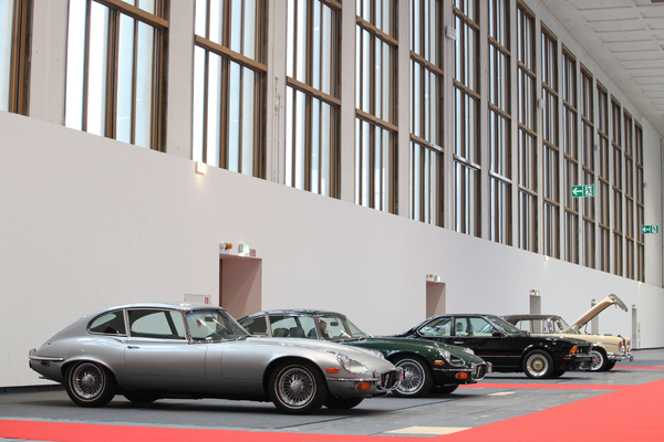 Geräumige Halle, übersichtliches Angebot auf dem Fahrzeug-Privatmarkt - Motorworld Classics Berlin 2019