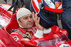 Image: Gerhard Berger puts on his helmet - at the F1 Legends Parade on the occasion of the 2015 Austrian GP