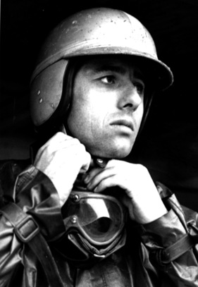 Gerhard Mitter nimmt als Porsche-Werksfahrer am Gaisbergrennen 1965 teil