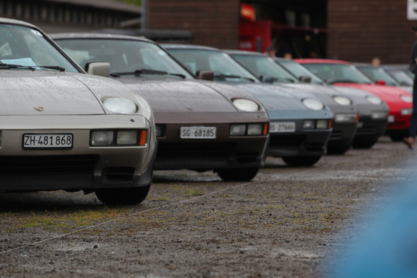 Bild Gerne in Metallic-Lackierungen geordert - Porsche 928 - OSMT Zug im September 2017