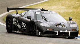 Gesamtsieger 24 Stunden von Le Mans 1995: der #59 McLaren F1 GTR mit Yannick Dalmas - JJ Lehto - Masanori Sekyia Gesamtsieger 24 Stunden von Le Mans 1995: der #59 McLaren F1 GTR mit Yannick Dalmas - JJ Lehto - Masanori Sekyia