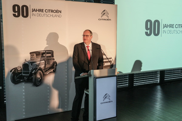 Bild Geschäftsführer Wolfgang Schlimme der Citroën Deutschland GmbH begrüßte die Anwesenden