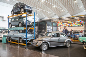 Gestapelte Kleinwagen – Techno Classica 2023