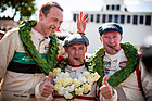 Gewinner Tom Kristensen feiert zusammen mit Frank Stippler und Gordon Shedden - St. Mary's Trophy - Goodwood Revival 2015