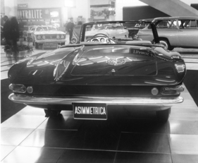 Ghia Asimmetrica (1961) - Heckansicht des Einzelstücks in Turin im Jahr 1961