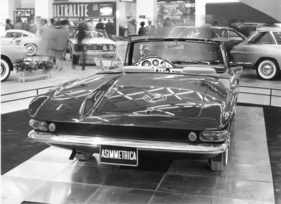 Ghia Asimmetrica (1961) - die Finne erinnert an den Plymouth XNR, ist hier aber wesentlich dezenter - ausgestellt am Turiner Automobilsalon 1961