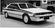 Ghia Ford Granada Altair (1980) - wirkt vor allem auch wegen der Seitenstreifen extravagant - Genfer Autosalon 1980