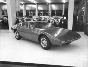 Ghia Zonda - keilförmiges Coupé angetrieben durch einen Ford-V8-Frontmotor, Fahrwerk von de Tomaso - gezeigt am Genfer Autosalon 1971