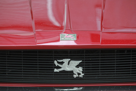 Gilbern Invader Mk III (1973) - Gilbern-Zeichen auf dem Bug