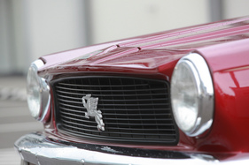 Gilbern Invader Mk III (1973) - Gilbern-Zeichen auf dem Kühlergrill