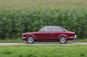 Gilbern Invader Mk III (1973) - mit schwarzem Vinyldach