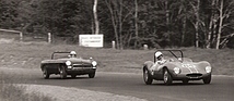 Ginetta G4 (1964) - vorbei an einem MG in St Jouite im Jahr 1966