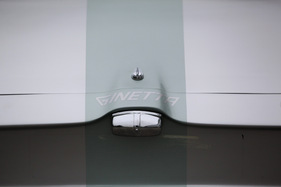 Ginetta G4 - Beschriftung auf dem Heck - der Kofferraum ist überschaubar