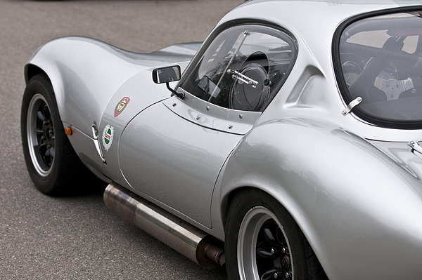 Ginetta G4 - kleine Türen, statt Kurbelfenster gibt es eine runde Notöffnung