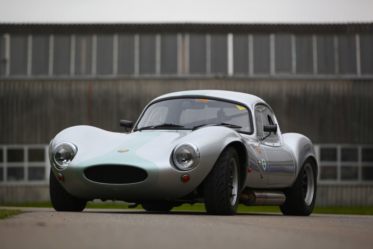 Ginetta G4 - not only looks small, it is small too