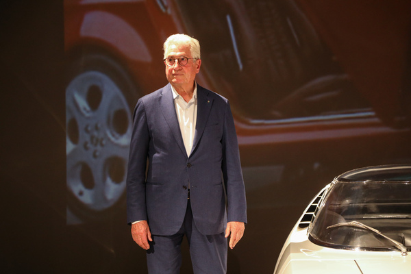 Image: Giorgetto Giugiaro with the Chevrolet Corvair Testudo - Special exhibition Museum MAC Art & Cars Singen 2023