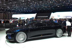 Giugaro - elegante Limousine mit grossen Rädern - auf dem Genfer Automobilsalon 2015