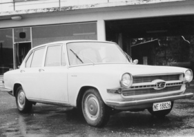 Glas 1700 (1965) – mit gegenläufigen Scheibenwischern