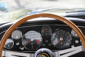 Glas 3000 V8 Coupé (1968) - mit sieben Instrumenten ist das Armaturenbrett sehr gut ausgestattet