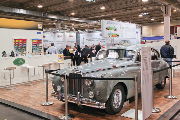 Glasurit wirbt für FIVA-gerechte Lackreparaturen - Techno Classica Essen 2018