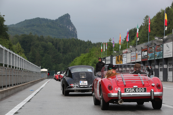 Gleich geht das fröhliche Blasen los - Impressionen vom Gaisbergrennen 2014