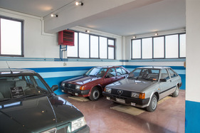 Gleich zwei Arna nebeneinander - das Joint-Venture-Produkt Nissan-Alfa ist selten (Alfa Blue Team) - Clubanlass Alfa Romeo Club (17. bis 19. August 2018)