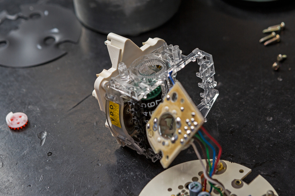 Gleicher VDO Aufkleber wie am Gehäuse – Tachoüberholung