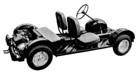 Goggomobil (1955) - Fast genau in der Höhe des Schwerpunktes liegen die Vordersitze im Fahrgestell - viel Bewegungsfreiheit im winzigen Fahrzeug Goggomobil (1955) - Fast genau in der Höhe des Schwerpunktes liegen die Vordersitze im Fahrgestell - viel Bewegungsfreiheit im winzigen Fahrzeug