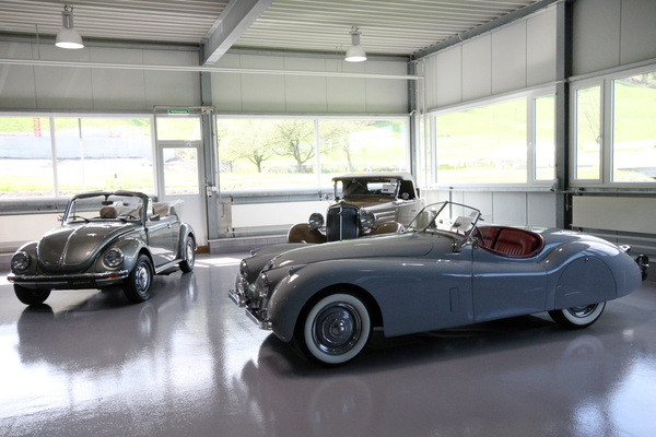 Goodtimer Oldtimer Zentrum Ostschweiz - aktuelles Angebot, z.B. VW Käfer Cabriolet oder Jaguar XK 120