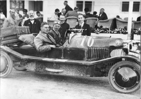 Grade Rennwagen "der kleine Grade" (1921) - mit Gepäck unterwegs