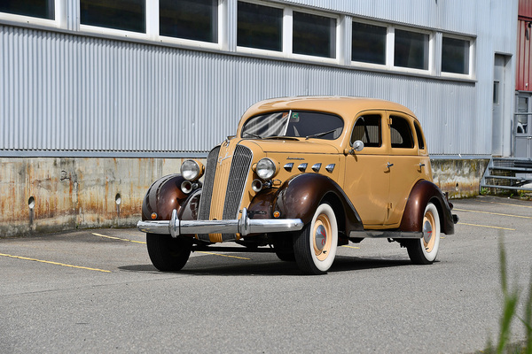Graham Series 116 Supercharger (1937) - als Lot 07 angeboten an der Swiss Classic World Versteigerung der Oldtimer Galerie Toffen in Luzern am 3. Juni 2023